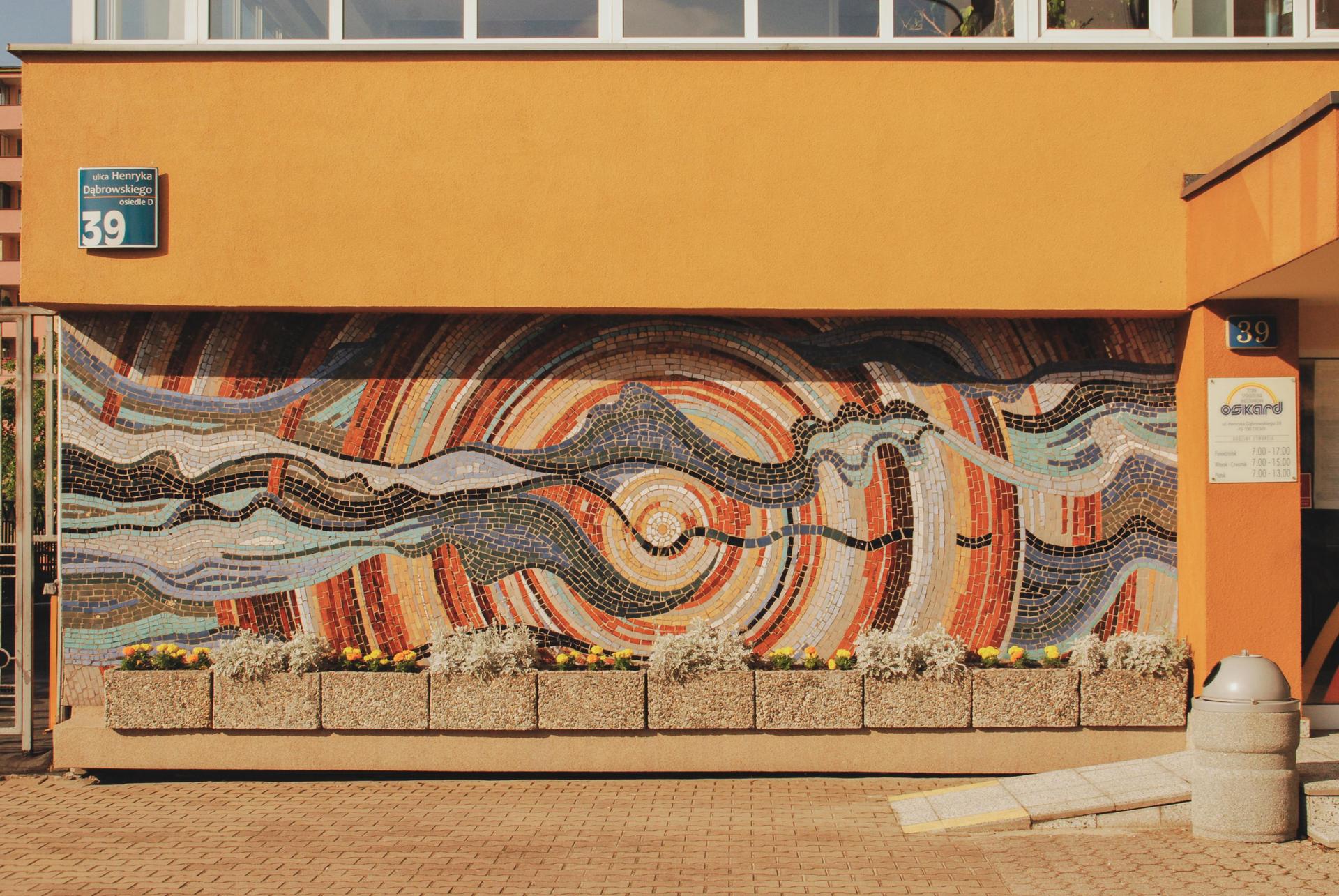 Mozaiki z PRL-u w Tychach - zdjęcia. Gdzie je znaleźć?