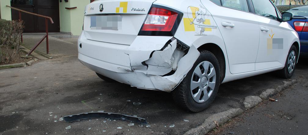 Kierowca staranował 19 samochodów