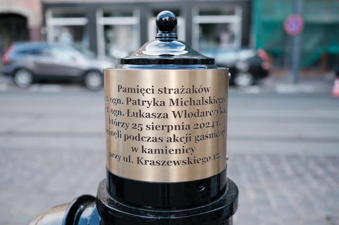 Przy ulicy Kraszewskiego upamiętniono tragicznie zmarłych strażaków
