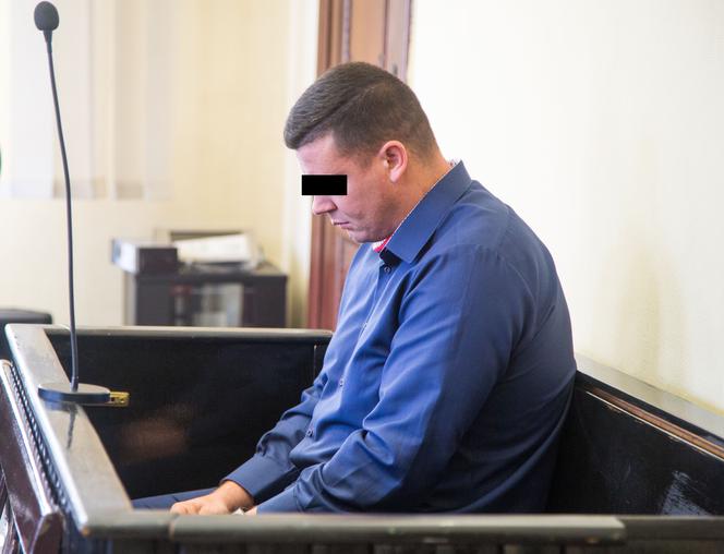 zabił na pasach dwie nastolatki