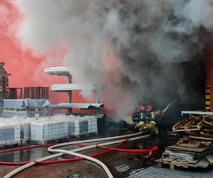 Ogromny pożar marketu na Podkarpaciu 