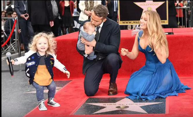 Blake Lively i Ryan Reynolds z dziećmi