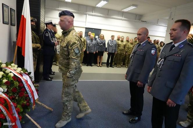 Policjanci opłakują śmierć antyterrorysty. Zginął w wybuchu na stacji paliw na Pradze