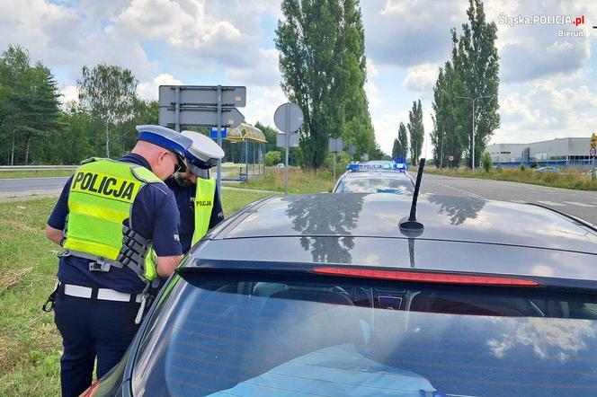 Policjanci z Bierunia śledzą zachowania kierowców na skrzyżowaniach