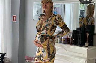 Joanna Moro dumnie prezentuje brzuszek ciążowy
