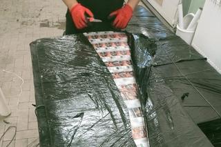 Papierosy były ukryte w kontenerach z płytą wiórową