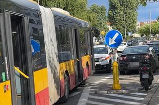 Makabryczny wypadek w Warszawie. Autobus wlókł emerytkę po ulicy