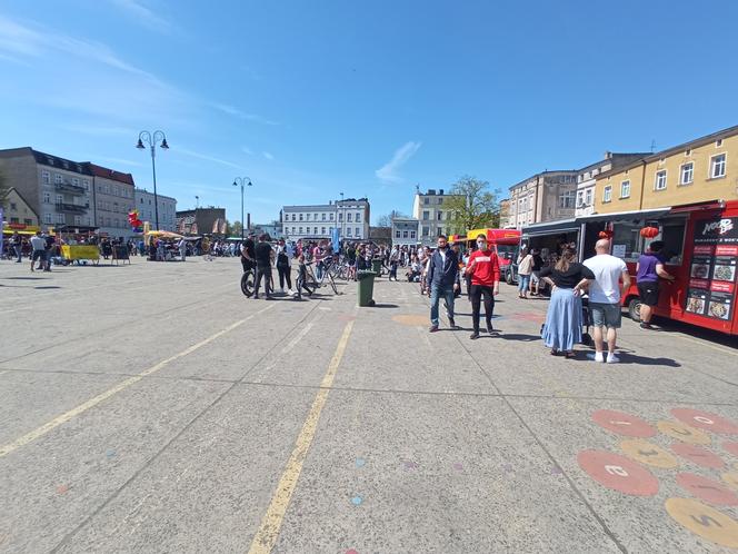 Tłumy na V Festiwalu Smaków Food Tracków w Lesznie