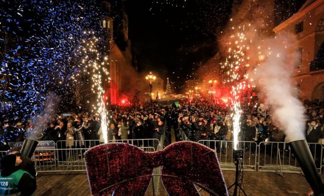 Toruń przywitał rok 2020! Popłynął deszcz konfetti!