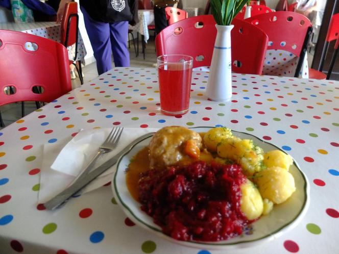 Kultowe bary mleczne w Lublinie. Bar "Pośpiech" nadal działa i serwuje pyszne dania. Buraczki zasmażane to prawdziwa bomba!