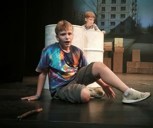 Spektakl na zakończenie warsztatów teatralnych w Teatrze Miejskim w Lesznie 