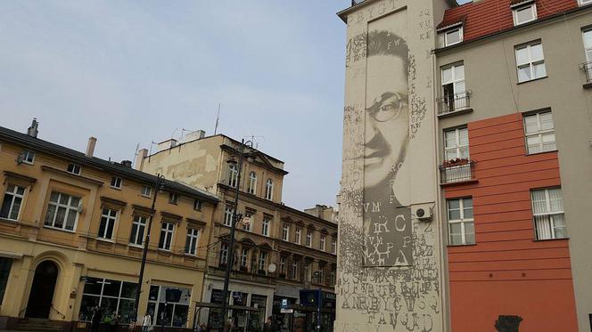 Nowy mural w Bydgoszczy. Marian Rejewski spogląda na Gdańską