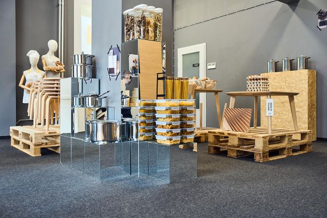 IKEA zaprasza do stołu i jedzenia nowościami i obniżonymi cenami