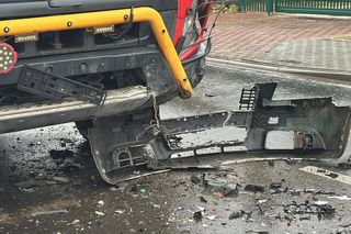 Józefosław. Osobówką wjechali pod tira. Tragiczna wiadomość	