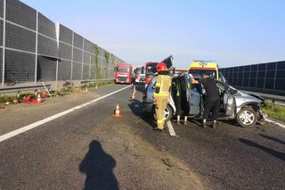 Paraliż na autostradzie A4! Samochód uderzył w bariery w Bielczy. Korek w kierunku Tarnowa!