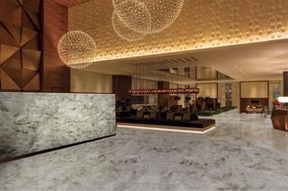 Rodzaje materiałów na podłogi w obiektach komercyjnych