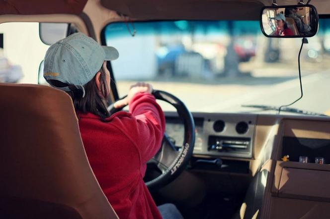 Możesz jeździć samochodem bez prawa jazdy! Od grudnia 2020 ważne zmiany w przepisach