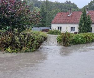 Zalane ulice, woda w budynkach. Dramatyczna sytuacja w powiecie elbląskim