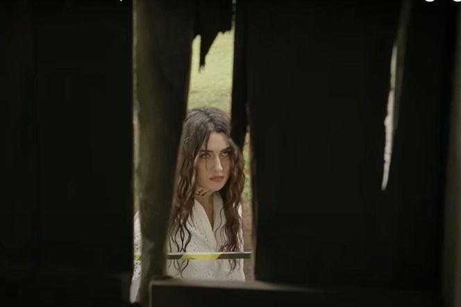 Zeynep wejdzie do opuszczonej chaty, która będzie totalną ruiną! 