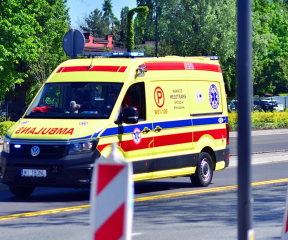 Śmiertelny wypadek w Bodzanowie. Nie żyje kierowca osobówki