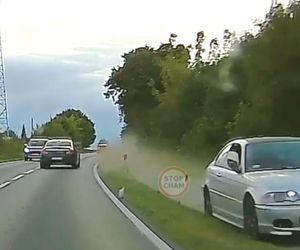 Kierowca bmw pędził ścieżką rowerową pod Bydgoszczą. Policjanci mówią, że uciekał