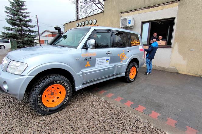 Z Bełchatowa prosto na pole walki w Ukrainie. Stowarzyszenie kupiło samochód terenowy dla służb medycznych