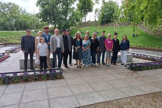 Odtworzenie zdjęcia z lat 30 pod wieżą Klimek w Grudziądzu 