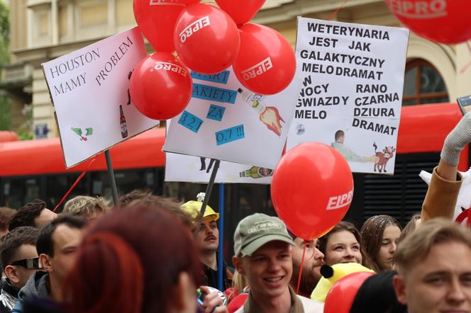 Kosmiczny korowód studencki przeszedł 9 maja ulicami Lublina