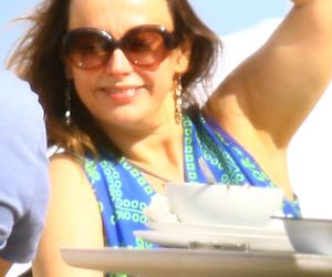 Renata Dancewicz kurzy na plaży