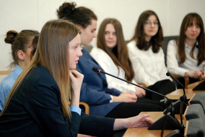 Debaty siedleckiej młodzieży ze szkół podstawowych i średnich odbyły się w ramach kampanii profilaktycznej Widzę Rozmawiam Reaguję 2025