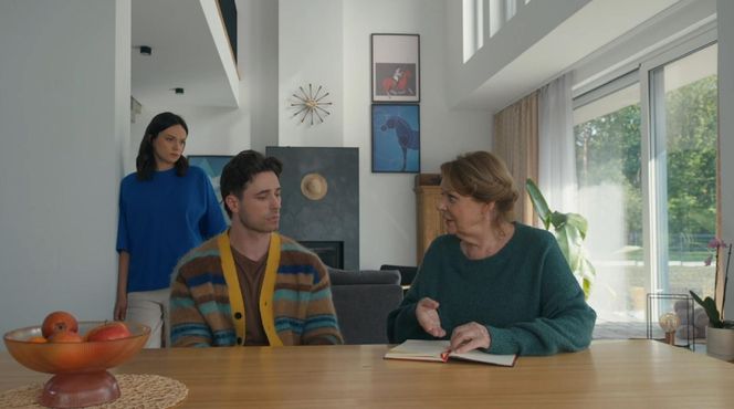 Barwy szczęścia odc. 3251. Cezary (Marcel Opaliński), Natalia (Maria Dejmek), Józefina Rawiczowa (Elżbieta Jarosik)