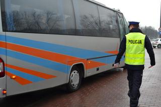 Autobus z poważną USTERKĄ miał zawieźć DZIECI w góry. Interweniowała policja