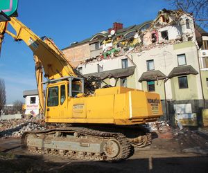 Hotel Czarny Kot w Warszawie w trakcie rozbiórki (2020) 