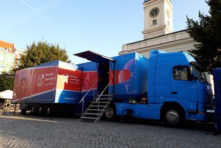 W Lesznie zaparkował  Wirtualny Teatr Historii