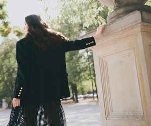 Jesień w aurze światła i materii – NUES prezentuje dwa nowe dropy: „Aura” i „Matière”.