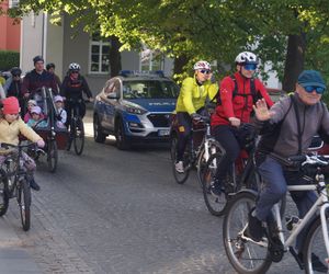 Rowerowa radość i ognisko na mecie. Rodzinna Masa Krytyczna przejechała przez Bydgoszcz