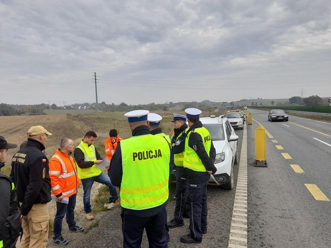 Czworo dzieci zginęło w karambolu na S7 pod Gdańskiem. Specjalna komisja na miejscu