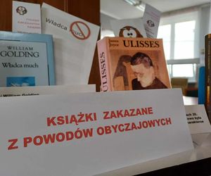 Uwaga CENZURA! Tych książek w bibliotece nie wypożyczycie [ZDJĘCIA]