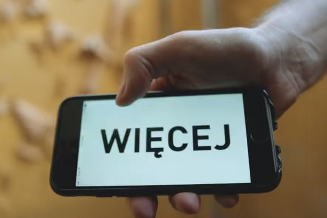 Piosenka z reklamy TVN 2018 - WIĘCEJ. Kto śpiewa piosenkę z jesiennej ramówki?!
