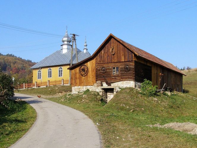 To wyjątkowa wieś na mapie Małopolski. Kiedyś wykuwano w niej przydrożne krzyże