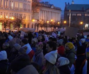 Manifestacja w trzecią rocznicę wybuchu wojny w Ukrainie