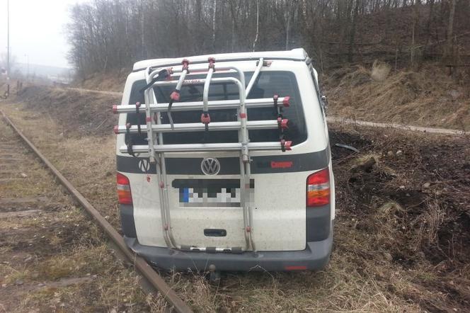 Kierowca uciekał skradzionym samochodem, w którym miał kolejne łupy