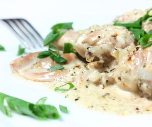 Zając w śmietanie - przepis na kruchą dziczyznę