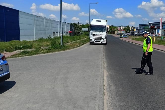 Tragedia w Świeciu. Ogromny tir najechał na mężczyznę! Ofiara nie żyje