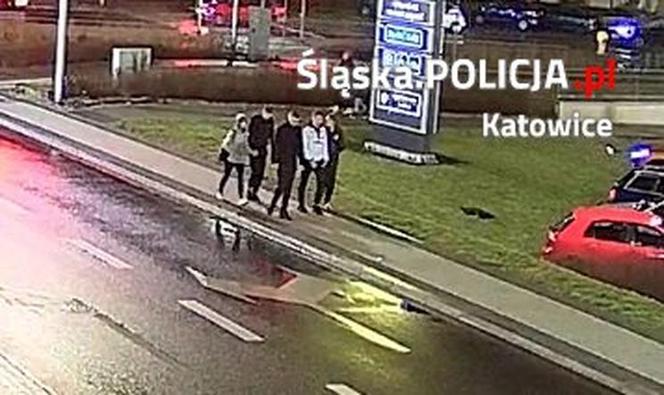 Grupa chuliganów pobiła nastolatków. Szuka ich policja. Rozpoznajesz? 