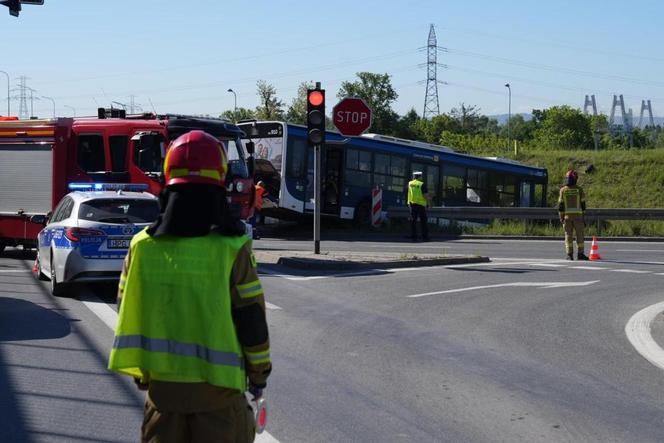 Kraksa autobusów w Nowej Hucie. Nie żyje 61-letni kierowca MPK