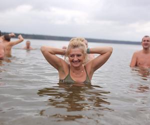 Było gorąco! Lubelskie morsy dały pierwszego w tym roku nura