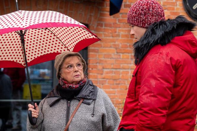 Barwy szczęścia odc. 2983: Bruno (Lesław Żurek), Amelia (Stanisława Celińska)