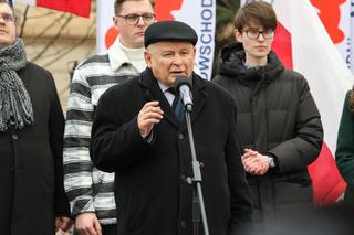 Teraz Kaczyński walczy o praworządność 