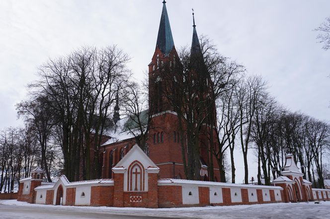 Pomysł na jednodniową wycieczkę niedaleko Lublina. W Garbowie możesz podziwiać kościół w stylu neogotyckim i dworek kupiony od rodziny Czartoryskich! 